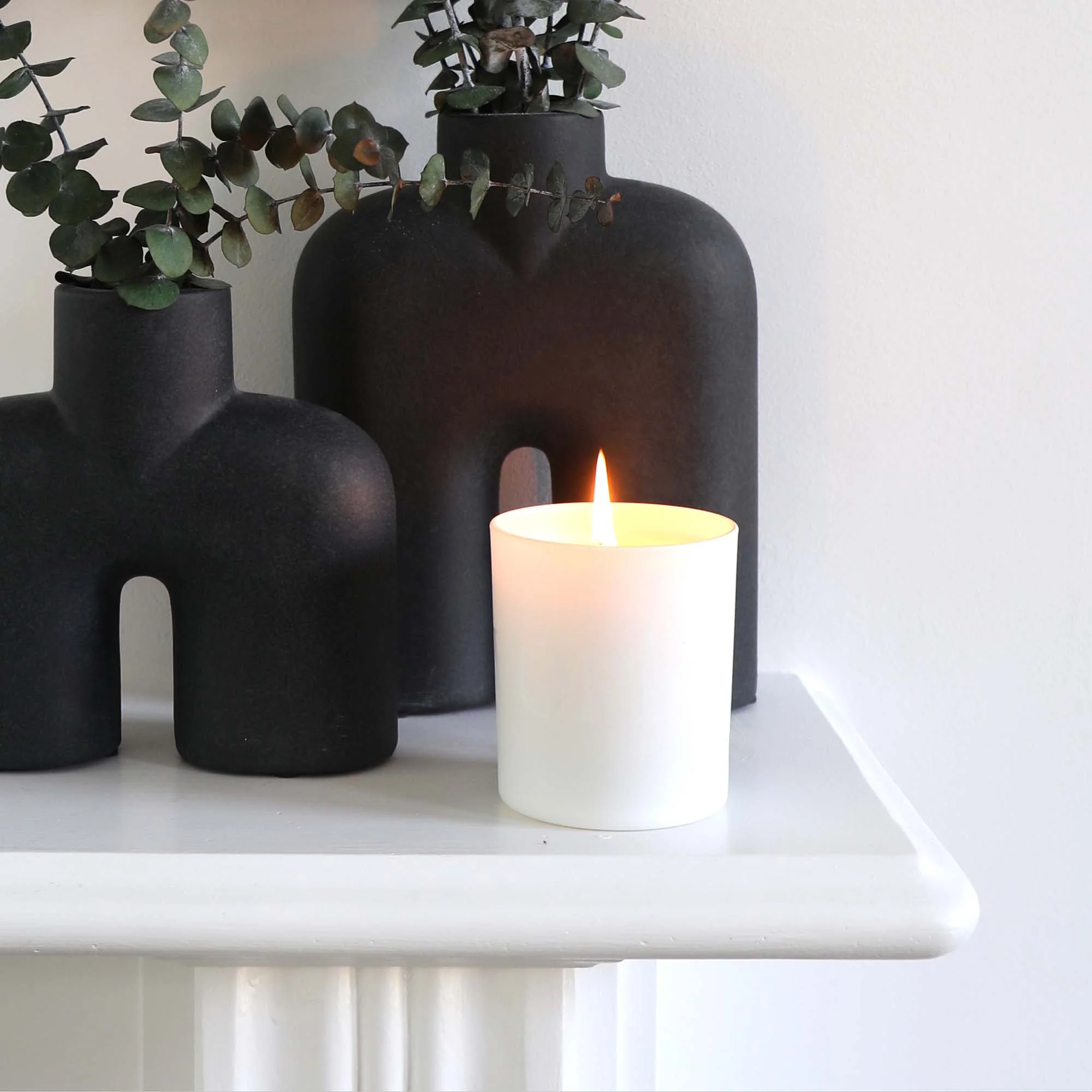 black spice & cedar candle - Image 5